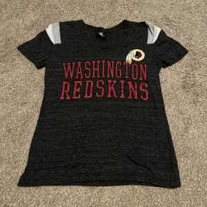 Washington Redskins Women’s Dark Gray T-Shirt small NFL